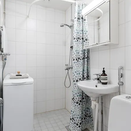 Homelike At The Very Center Of Downtown